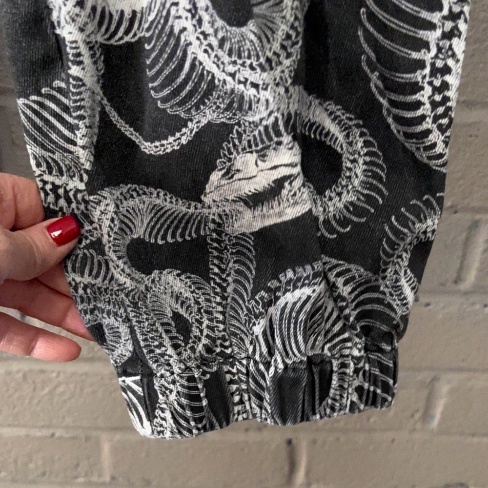 Blackmilk Snake print cargo jogger jeans 18 ( runs small) - Picture 7 of 12